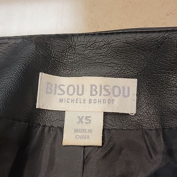 Bisou Bisou Black Quilted Cropped Faux Leather Jacket - Picture 8 of 16